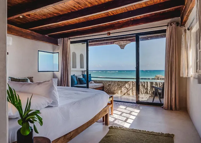 Chika Hotel 4*