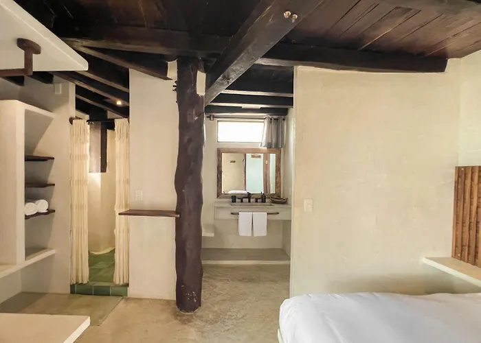 Chika Hotel 4*